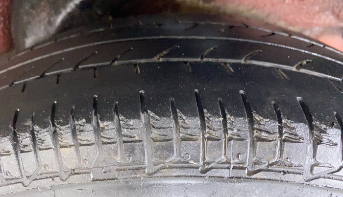 2009 Hyundai i10 MAGNA 1.1 IRDE2, Petrol, Manual, 19,931 km, Left Rear Tyre Tread