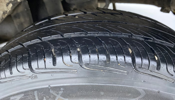 2010 Maruti Wagon R VXI, Petrol, Manual, 51,256 km, Left Rear Tyre Tread