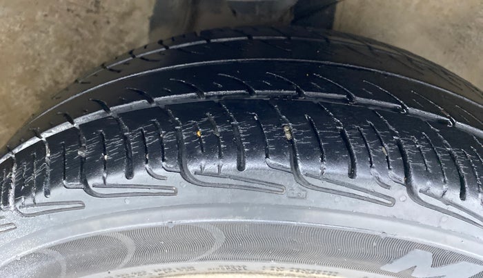 2010 Maruti Wagon R VXI, Petrol, Manual, 51,256 km, Right Rear Tyre Tread