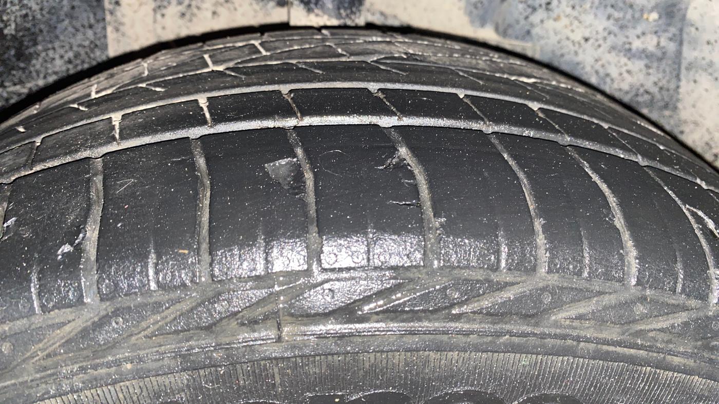 2022 Tata NEXON XZA PLUS PETROL, Petrol, Automatic, 61,987 km, Right Front Tyre Tread