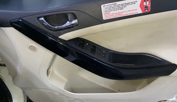 2022 Tata NEXON XZA PLUS PETROL, Petrol, Automatic, 62,499 km, Driver Side Door Panels Control