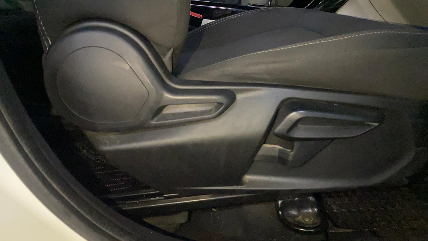 2022 Tata NEXON XZA PLUS PETROL, Petrol, Automatic, 61,987 km, Driver Side Adjustment Panel