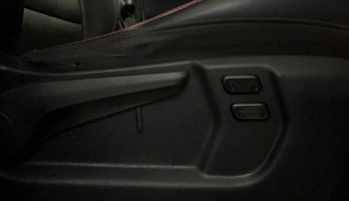 2024 Hyundai VENUE N LINE N8 1.0 TURBO DCT, Petrol, Automatic, 75,358 km, Driver Side Adjustment Panel