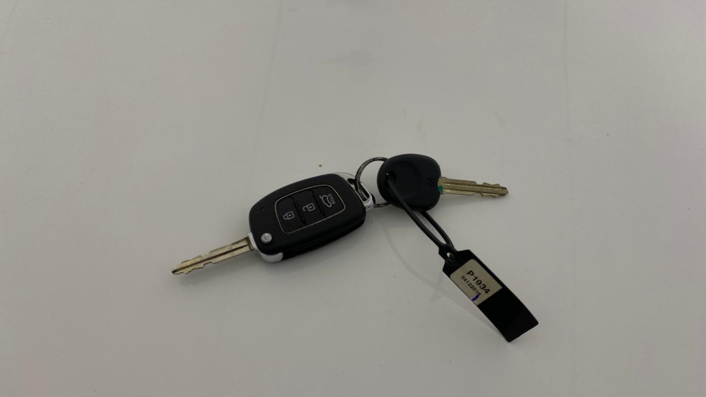 2018 Hyundai Elite i20 ASTA 1.2 DUAL TONE, Petrol, Manual, 25,083 km, Key Close Up