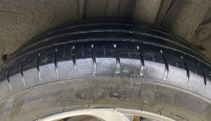 2018 Hyundai Elite i20 ASTA 1.2 DUAL TONE, Petrol, Manual, 25,083 km, Left Rear Tyre Tread