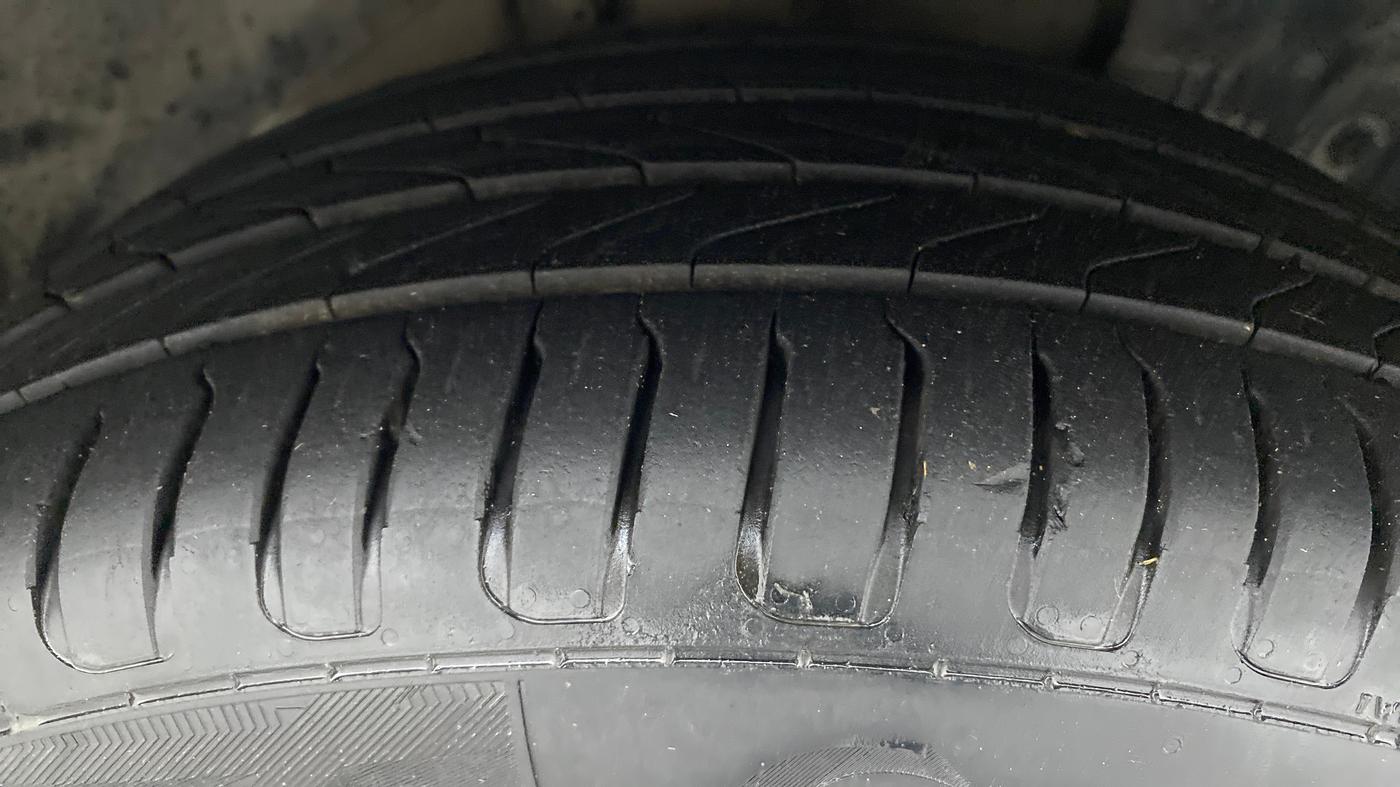 2018 Ford Ecosport TITANIUM + 1.5L PETROL AT, Petrol, Automatic, 64,621 km, Right Front Tyre Tread