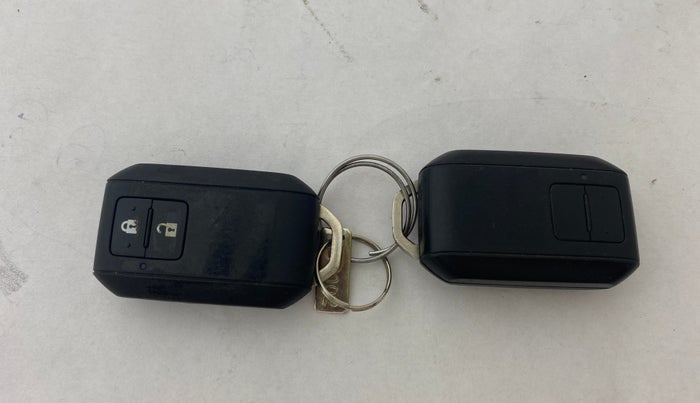 2020 Toyota Glanza G, Petrol, Manual, 70,192 km, Key Close Up