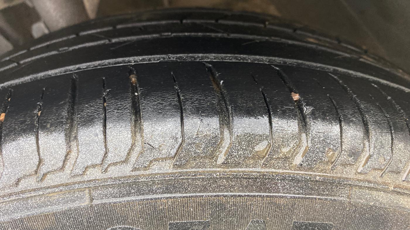 2020 Toyota Glanza G, Petrol, Manual, 69,962 km, Left Front Tyre Tread