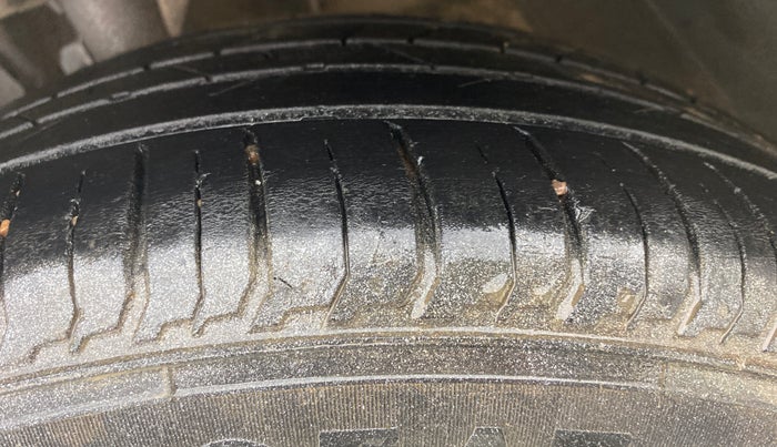 2020 Toyota Glanza G, Petrol, Manual, 70,192 km, Left Front Tyre Tread