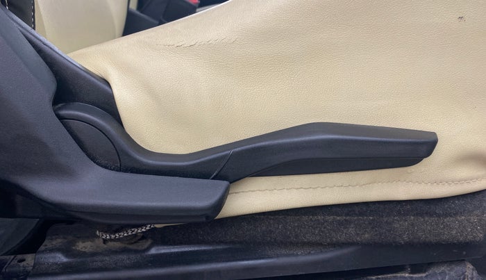 2020 Toyota Glanza G, Petrol, Manual, 70,192 km, Driver Side Adjustment Panel