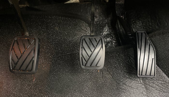 2020 Toyota Glanza G, Petrol, Manual, 70,192 km, Pedals