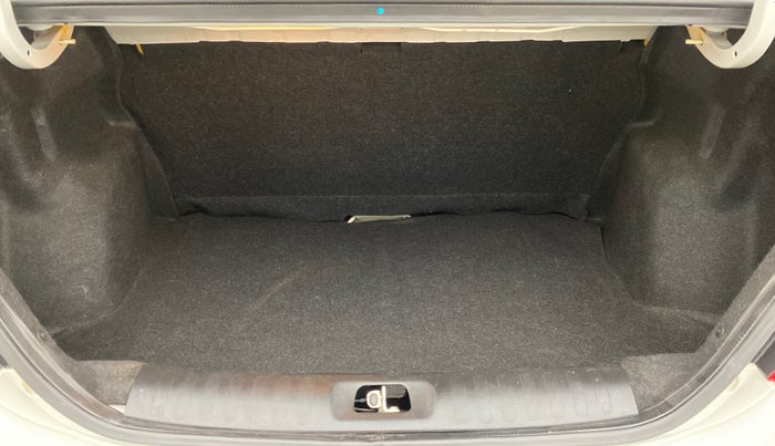 2014 Maruti Swift Dzire VXI, Petrol, Manual, 45,152 km, Boot Inside