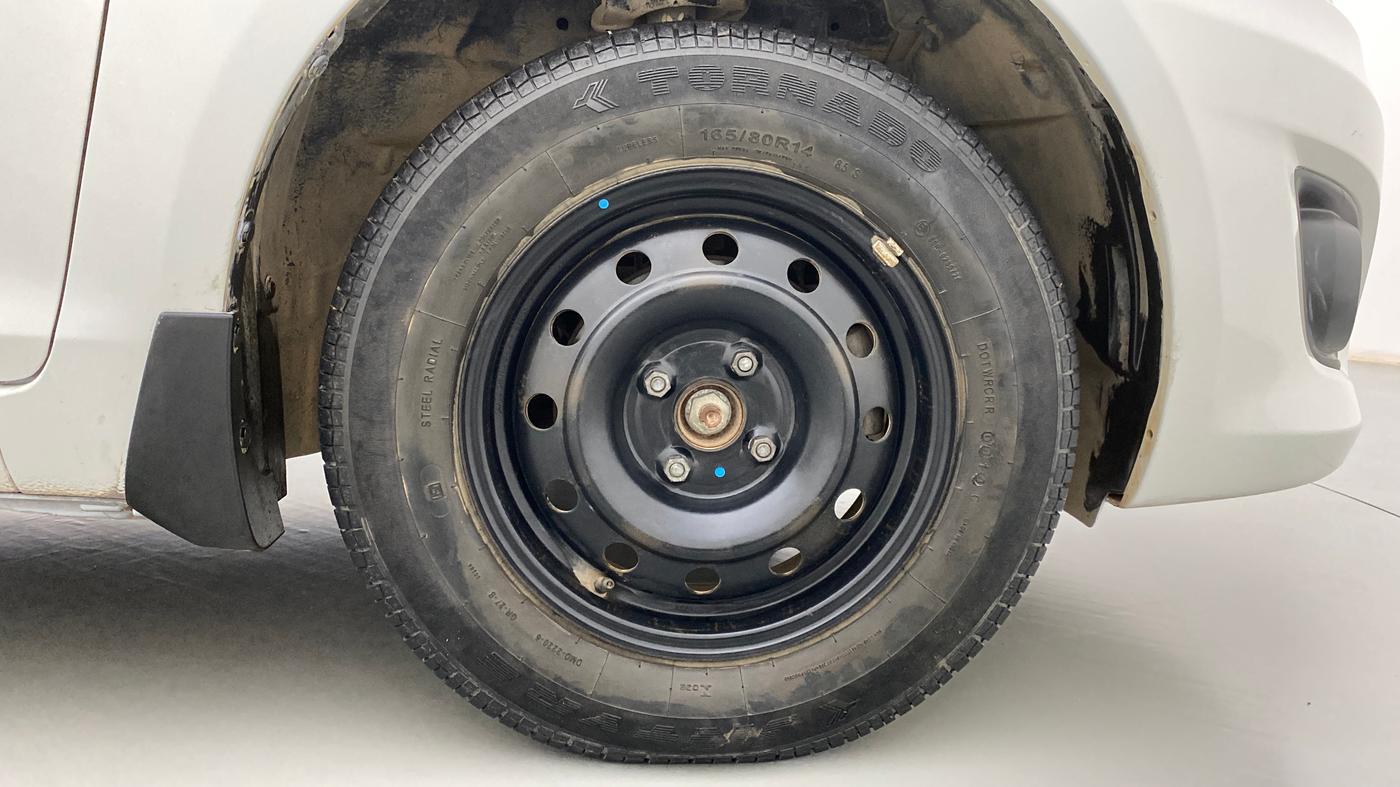 2014 Maruti Swift Dzire VXI, Petrol, Manual, 45,152 km, Right Front Wheel