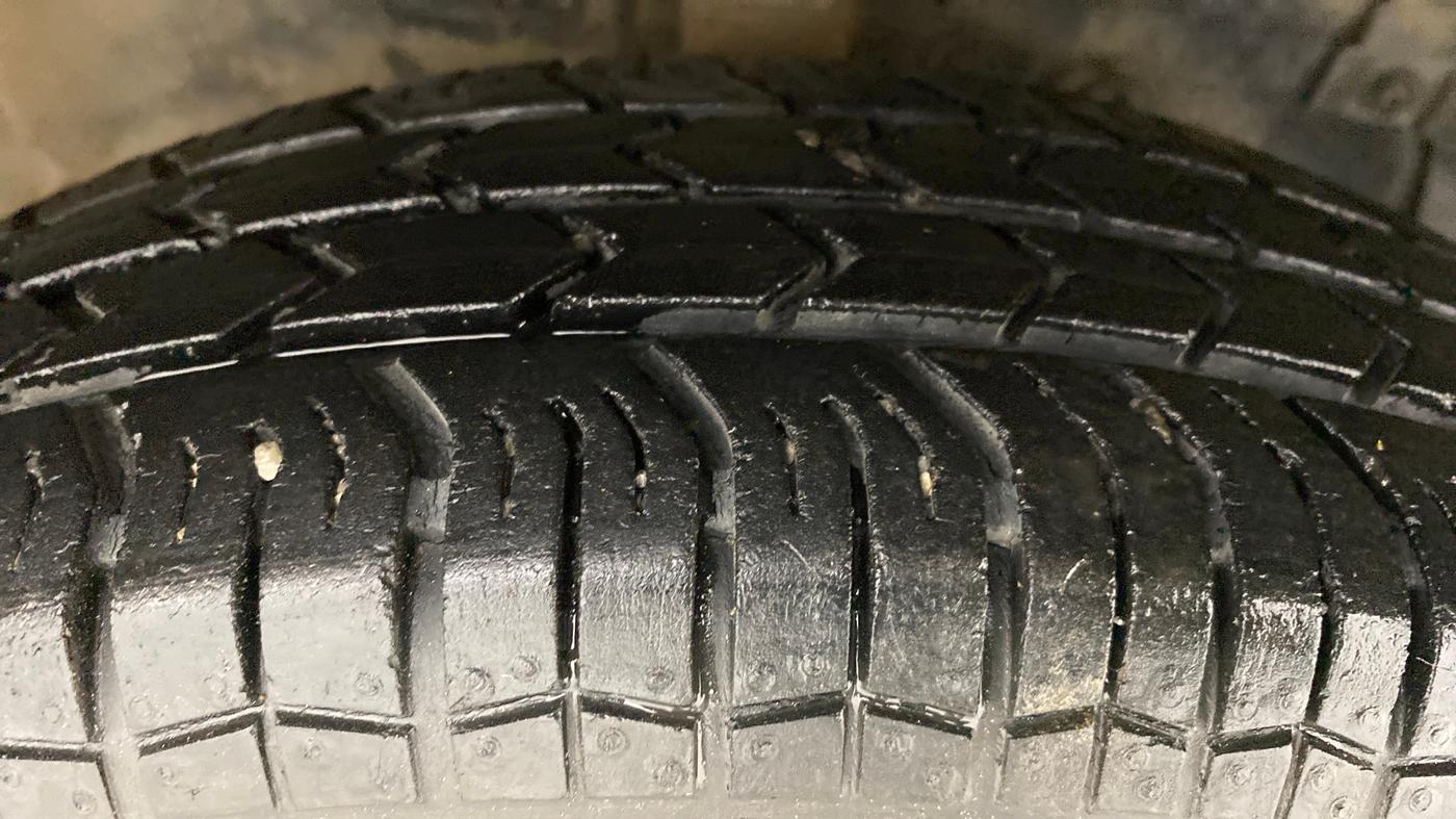 2014 Maruti Swift Dzire VXI, Petrol, Manual, 45,152 km, Right Front Tyre Tread