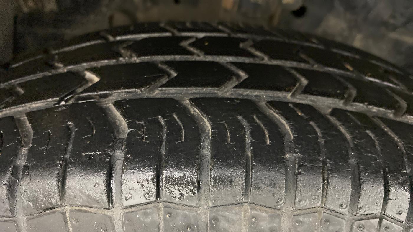 2014 Maruti Swift Dzire VXI, Petrol, Manual, 45,152 km, Left Front Tyre Tread