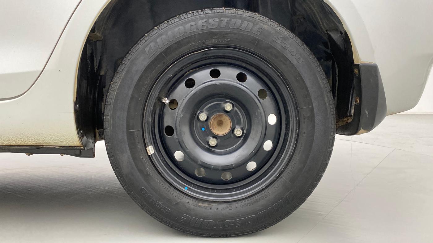 2014 Maruti Swift Dzire VXI, Petrol, Manual, 45,152 km, Left Rear Wheel