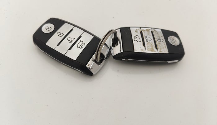 2020 KIA SELTOS GTX PLUS AT 1.5 DIESEL, Diesel, Automatic, 1,05,588 km, Key Close Up