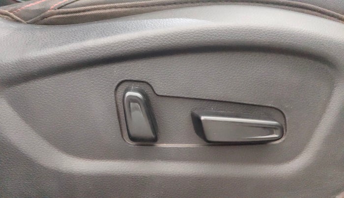 2020 KIA SELTOS GTX PLUS AT 1.5 DIESEL, Diesel, Automatic, 1,05,588 km, Driver Side Adjustment Panel