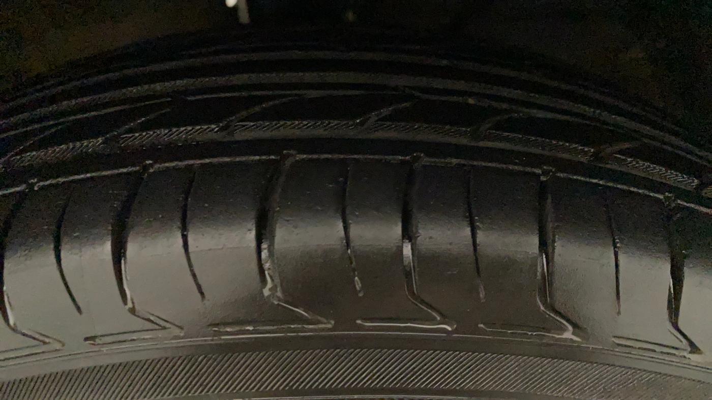 2018 Maruti Swift VXI, Petrol, Manual, 85,007 km, Right Front Tyre Tread