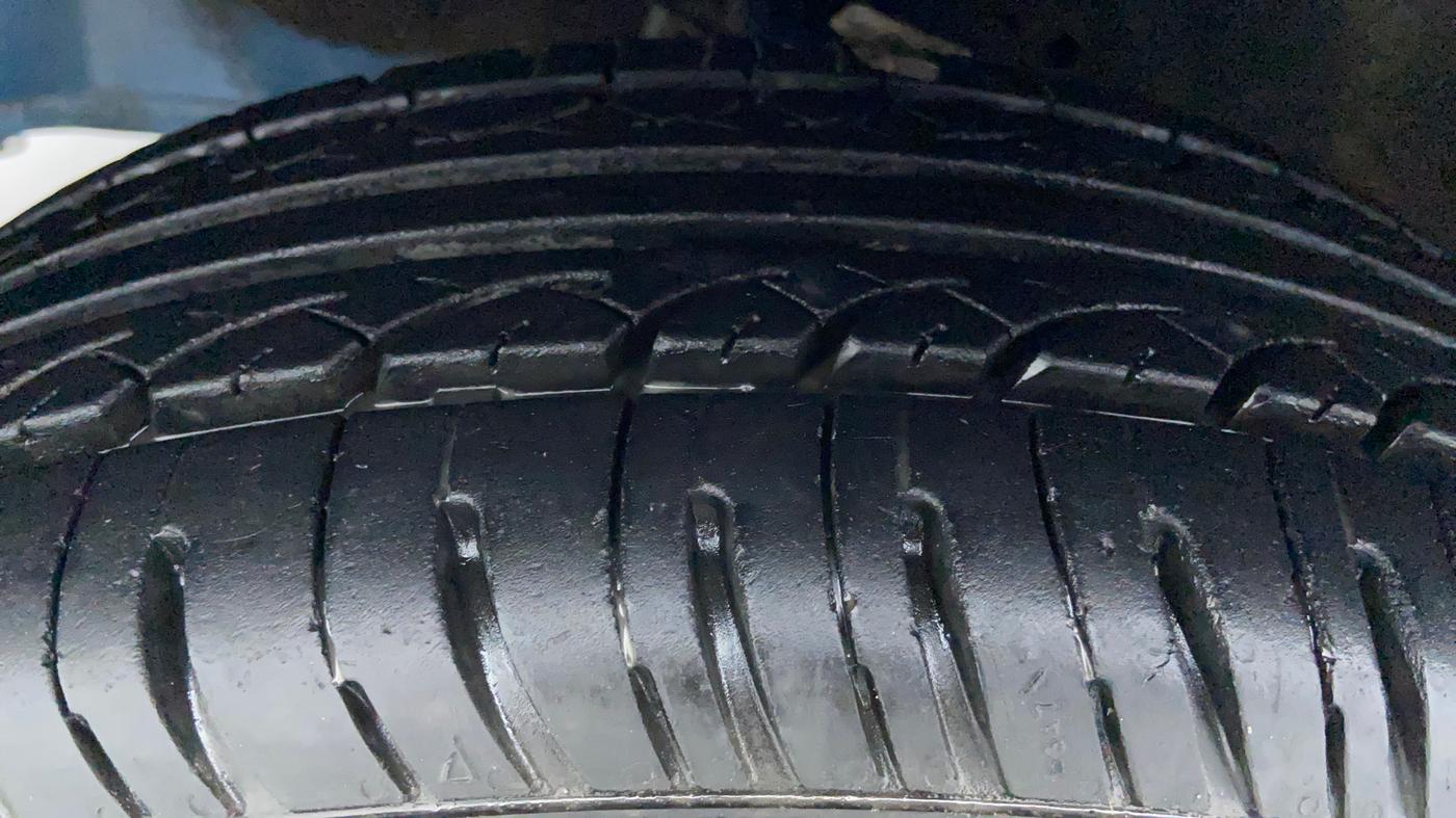 2012 Honda Brio S MT, Petrol, Manual, 72,717 km, Left Front Tyre Tread