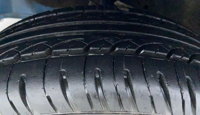 2012 Honda Brio S MT, Petrol, Manual, 72,717 km, Left Front Tyre Tread