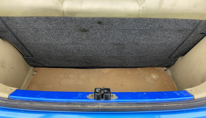 2012 Honda Brio S MT, Petrol, Manual, 72,717 km, Dicky (Boot door) - Parcel tray missing