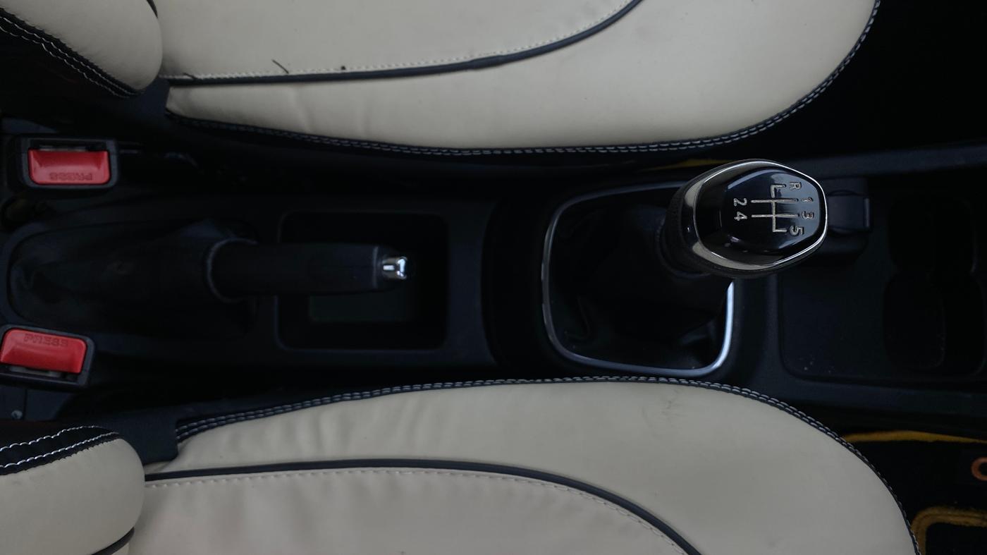 2019 Renault Kwid RXT 1.0 (O), Petrol, Manual, 23,421 km, Gear Lever