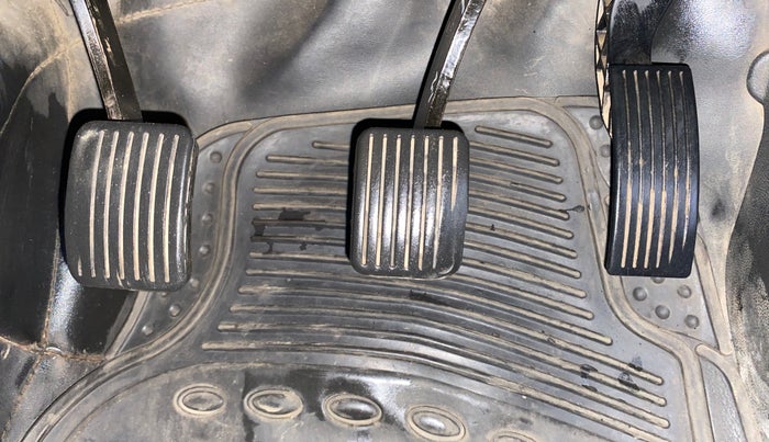 2016 Hyundai Grand i10 MAGNA 1.2 KAPPA VTVT, CNG, Manual, 1,41,978 km, Pedals