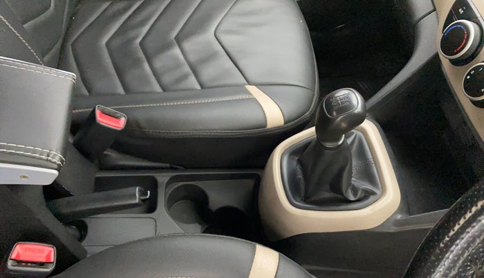2016 Hyundai Grand i10 MAGNA 1.2 KAPPA VTVT, CNG, Manual, 1,41,978 km, Gear Lever