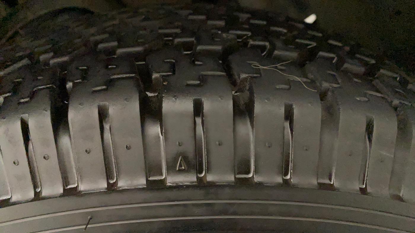 2016 Mahindra TUV300 T8 AMT, Diesel, Automatic, 78,086 km, Left Rear Tyre Tread
