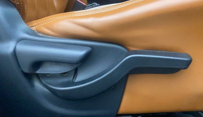 2017 Honda BR-V 1.5L I-VTEC V CVT, Petrol, Automatic, 79,081 km, Driver Side Adjustment Panel