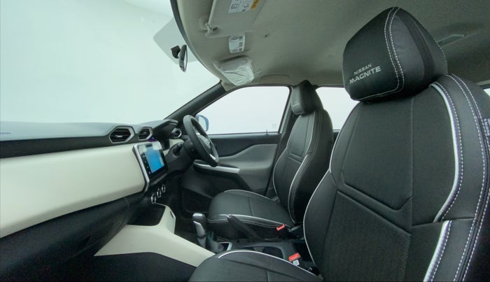 2023 Nissan MAGNITE XV TURBO CVT, Petrol, Automatic, 967 km, Right Side Front Door Cabin