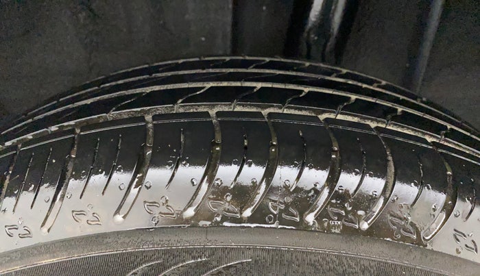 2023 Nissan MAGNITE XV TURBO CVT, Petrol, Automatic, 967 km, Left Rear Tyre Tread