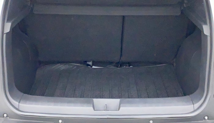 2023 Nissan MAGNITE XV TURBO CVT, Petrol, Automatic, 967 km, Boot Inside