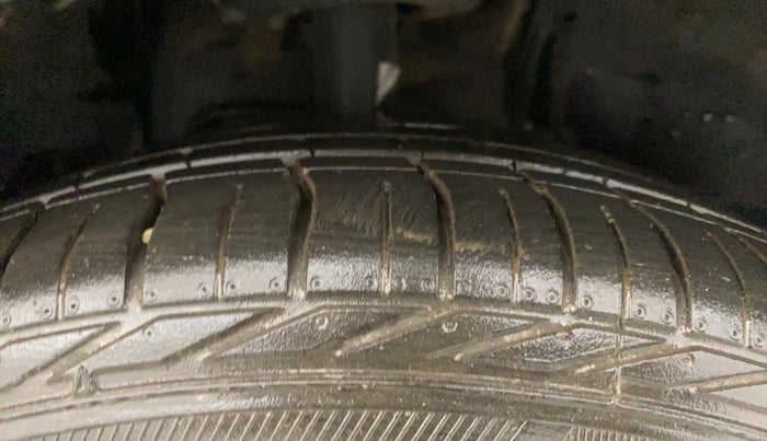 2021 Tata NEXON XZA PLUS SUNROOF PETROL, Petrol, Automatic, 11,900 km, Right Front Tyre Tread