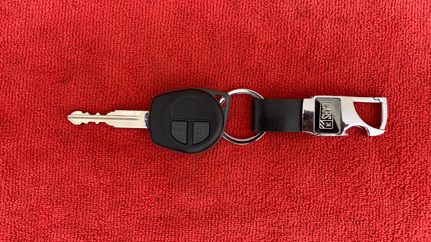 2017 Maruti Swift VXI O, Petrol, Manual, 60,428 km, Key Close Up
