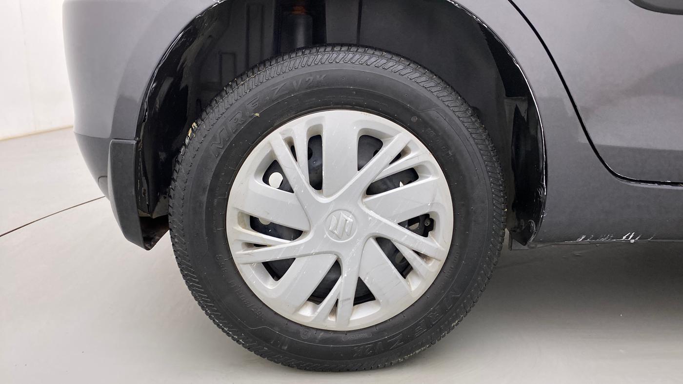 2017 Maruti Swift VXI O, Petrol, Manual, 60,428 km, Right Rear Wheel
