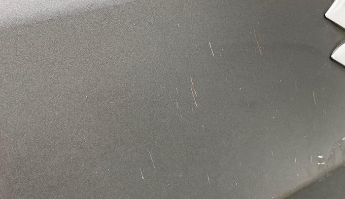 2017 Maruti Swift VXI O, Petrol, Manual, 60,428 km, Dicky (Boot door) - Minor scratches