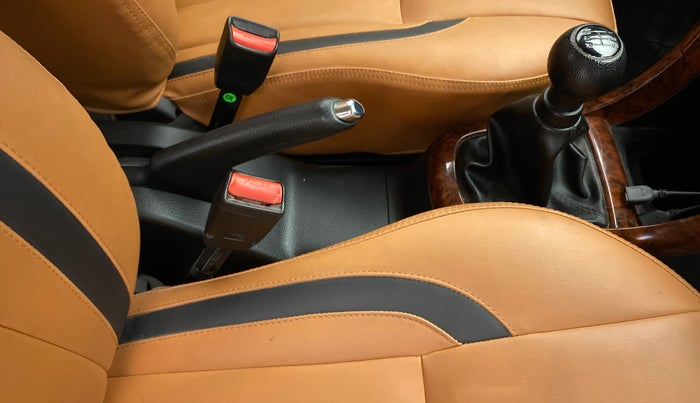 2017 Maruti Swift VXI O, Petrol, Manual, 60,428 km, Gear Lever