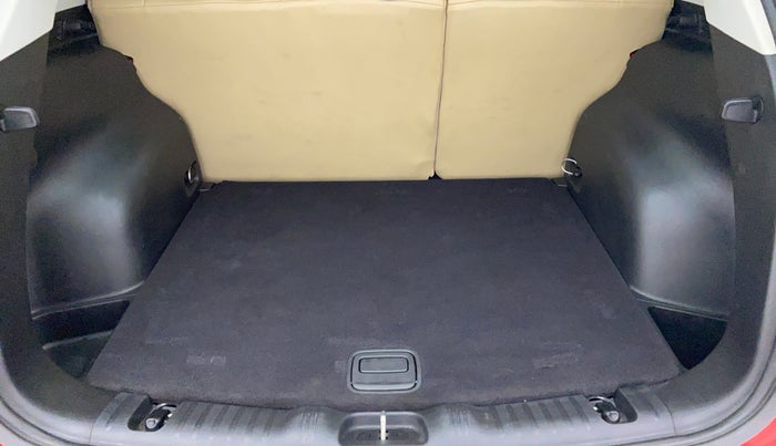 2017 Jeep Compass 2.0 LONGITUDE, Diesel, Manual, 64,212 km, Boot Inside