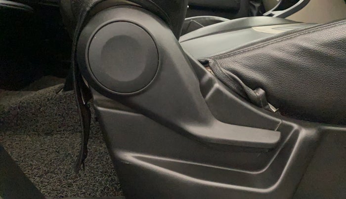 2020 Maruti New Wagon-R VXI 1.0, Petrol, Manual, 56,439 km, Driver Side Adjustment Panel