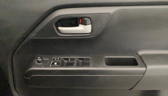 2020 Maruti New Wagon-R VXI 1.0, Petrol, Manual, 56,439 km, Driver Side Door Panels Control