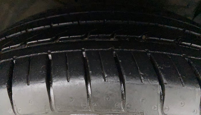 2018 Hyundai Creta 1.6 VTVT SX AUTO, Petrol, Automatic, 25,981 km, Right Front Tyre Tread
