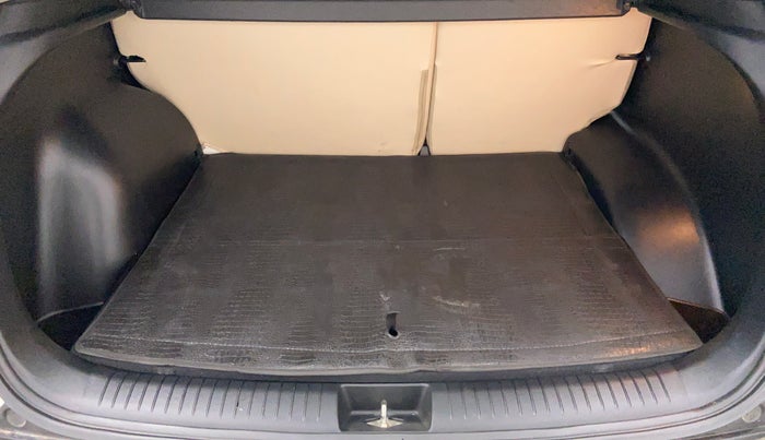 2018 Hyundai Creta 1.6 VTVT SX AUTO, Petrol, Automatic, 25,981 km, Boot Inside