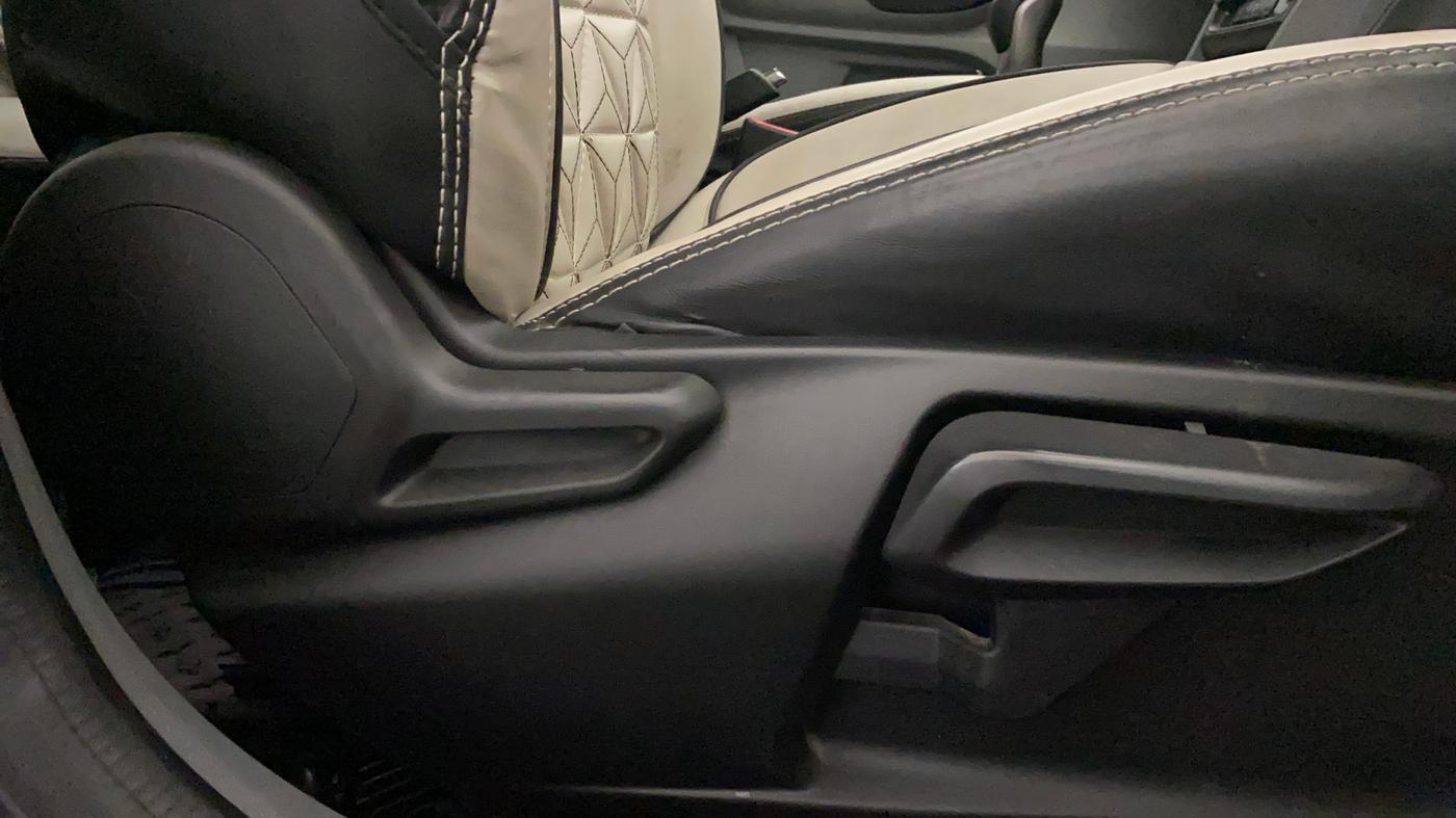 2021 Tata TIGOR XZ PLUS PETROL, Petrol, Manual, 76,396 km, Driver Side Adjustment Panel