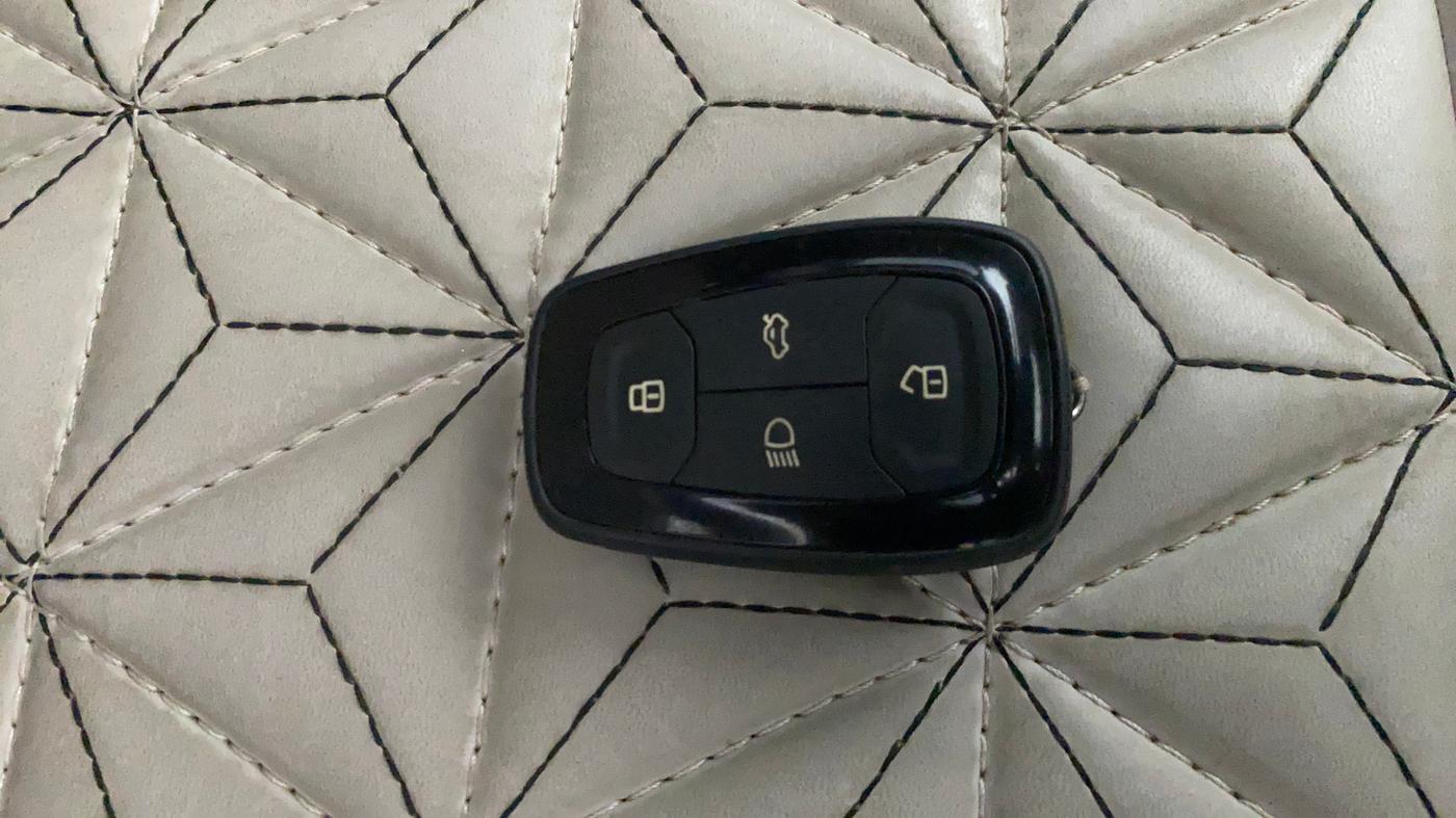 2021 Tata TIGOR XZ PLUS PETROL, Petrol, Manual, 76,396 km, Key Close Up