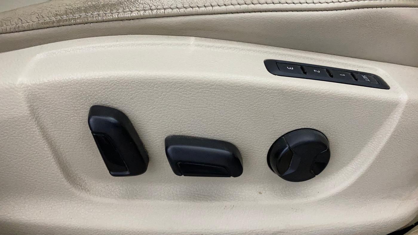 2019 Skoda Octavia L&K 1.8 TSI AT, Petrol, Automatic, 35,910 km, Driver Side Adjustment Panel