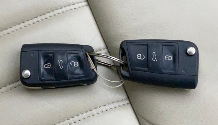 2019 Skoda Octavia L&K 1.8 TSI AT, Petrol, Automatic, 35,910 km, Key Close Up