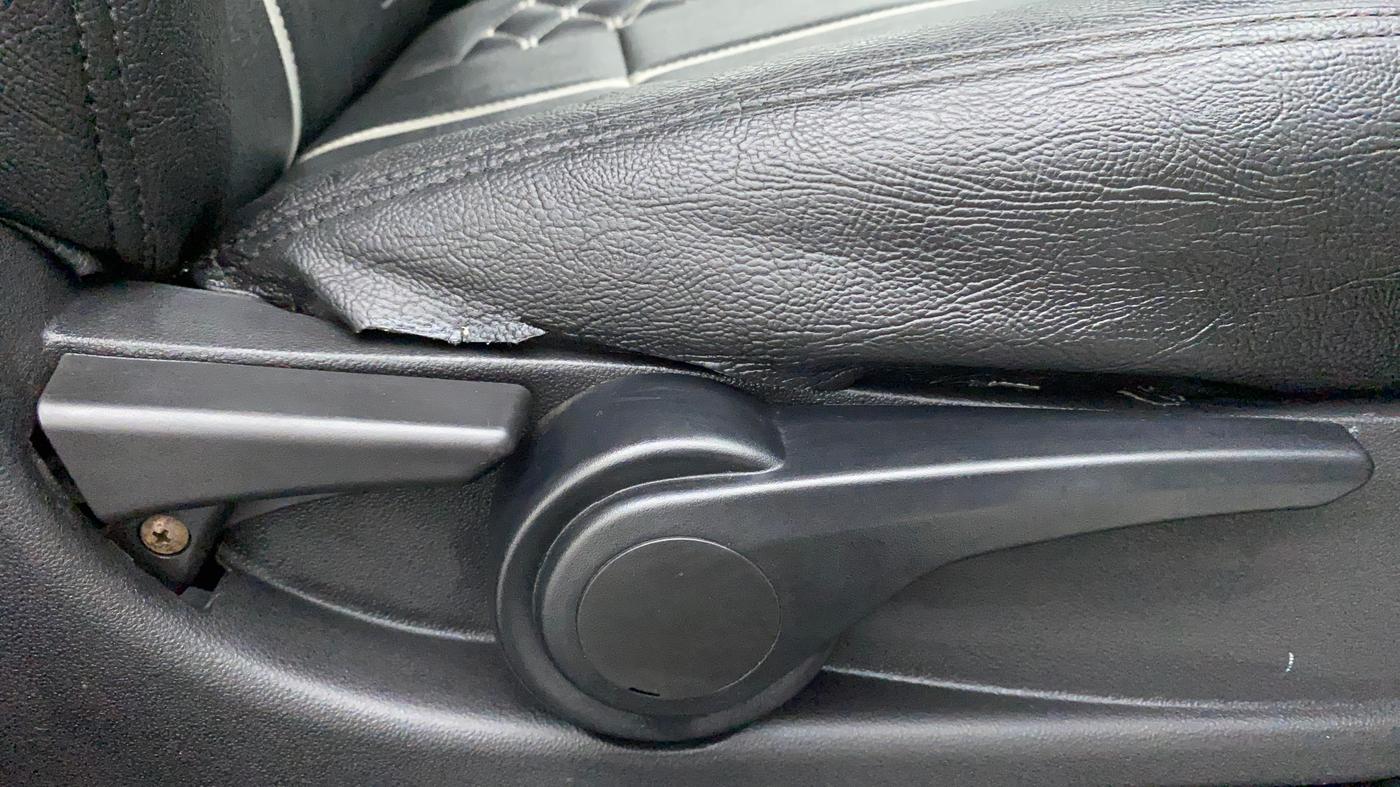 2019 Tata Tiago XZ PLUS PETROL, Petrol, Manual, 25,103 km, Driver Side Adjustment Panel