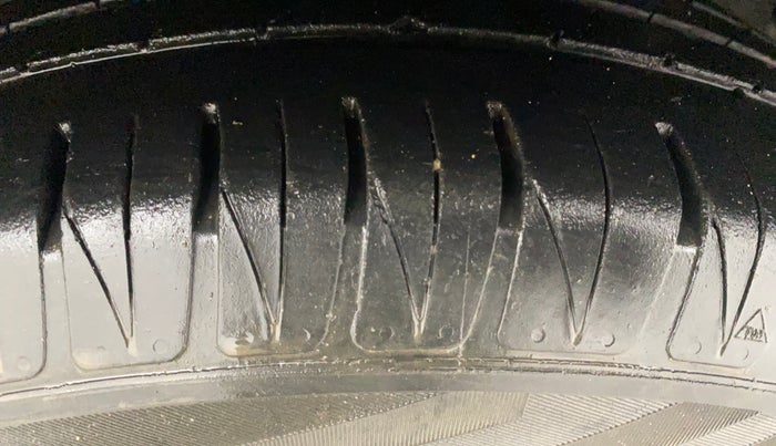 2022 KIA SONET GTX PLUS 1.0 IMT, CNG, Manual, 44,846 km, Left Rear Tyre Tread